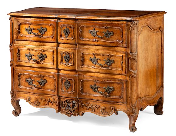 Commode galbée en acajou